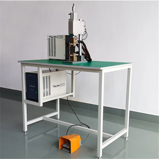 Máquina de soldadura por puntos