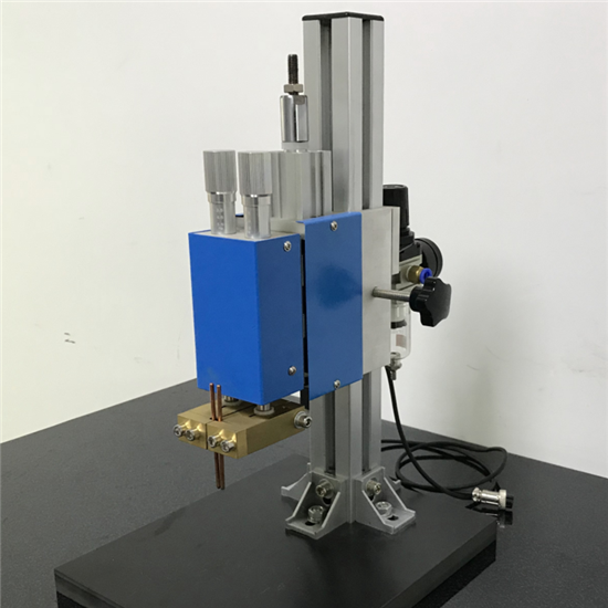 Máquina de soldadura por puntos