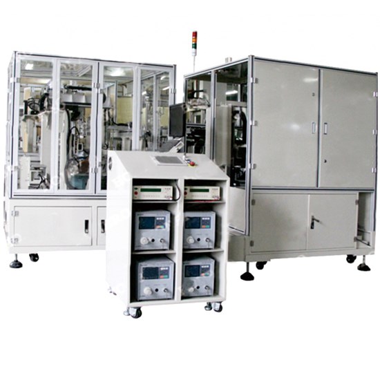 Máquina de prueba de resistencia de aislamiento y soldadura de tapas de baterías de vehículos eléctricos prismáticas totalmente automáticas