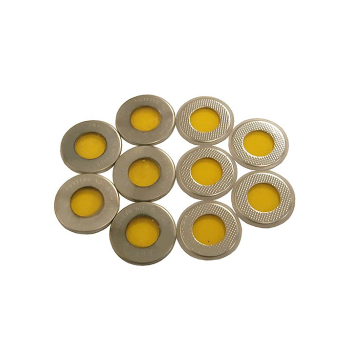 Estuche para celdas de botón con ventanas laterales de Kapton para análisis de difracción de neutrones in situ