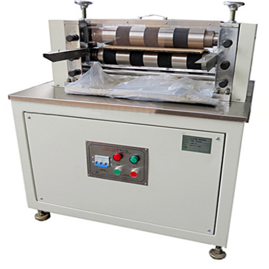 Máquina cortadora semiautomática de laboratorio para corte de electrodos de baterías cilíndricos y prismáticos