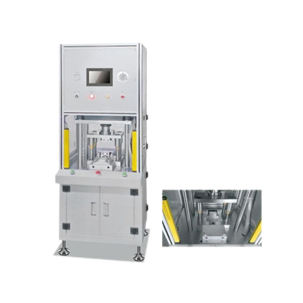 Remachadora automática de pestañas para ensamblaje de celdas prismáticas y supercondensadores